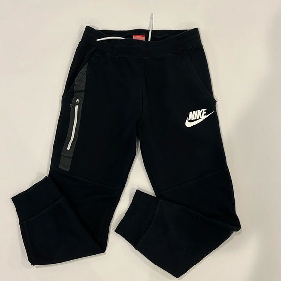 Pants - Nike women’s black joggers with Nike logo size small